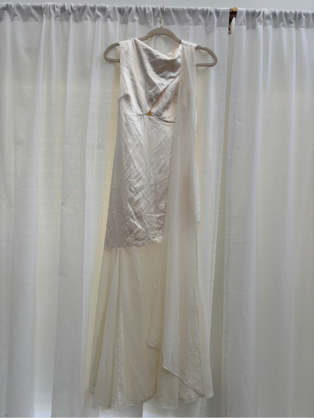 Elegant Ivory One-Shoulder Evening Dress